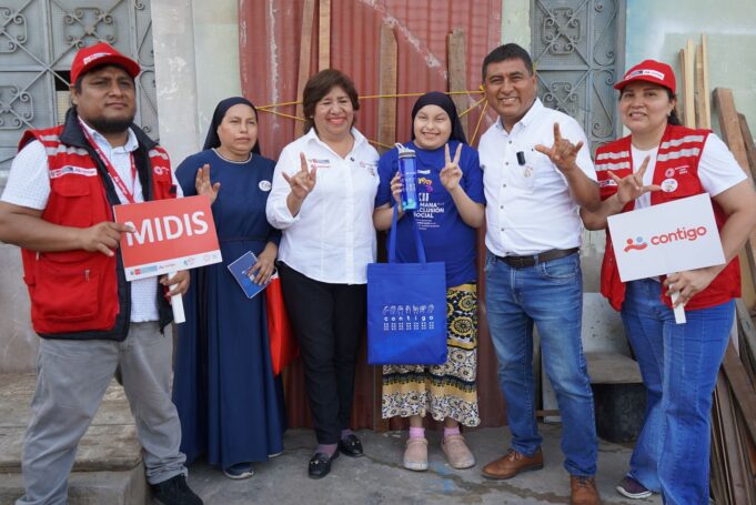 Directora ejecutiva visita a usuarias de Contigo para garantizar su acceso a la pensión y servicios de acompañamiento