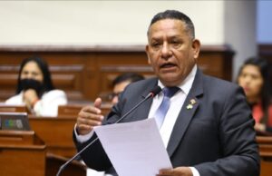 Esdras Medina pide a fiscal de la Nación no hacer política: “No debe enfrentarse a ministro Santiváñez”