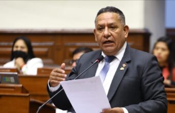 Esdras Medina pide a fiscal de la Nación no hacer política: “No debe enfrentarse a ministro Santiváñez”