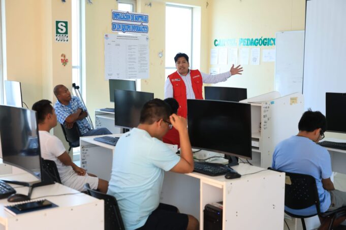 Más de 180 estudiantes con discapacidad participan en talleres productivos tras inicio de clases en el Cetpro Alcides Salomón Zorrilla