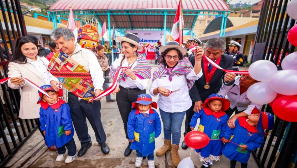 Ministra Leslie Urteaga presentó nueva modalidad de servicio alimentario de Wasi Mikuna en Ayacucho