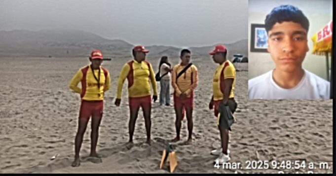 Ancón: Policía de Salvataje busca a menor desaparecido en playa Santa Rosa