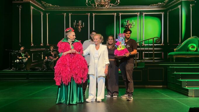 “Ya siéntese, señora” cumple 1 año en el teatro