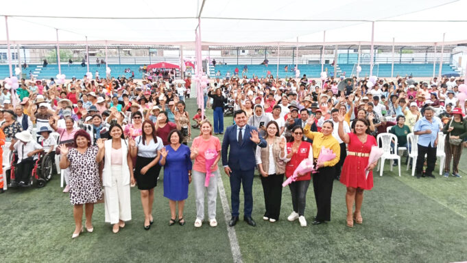 Más de 800 vecinas de Pachacámac participaron en foro de empoderamiento y reflexión