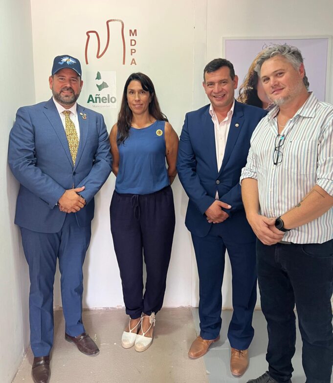 El Dr. Luis Suárez Hernández visitó La Patagonia