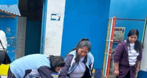 Dirección Regional de Educación de Huancavelica junto a padres y profesores ponen tiza aulas para recibir a más de 100 mil estudiantes