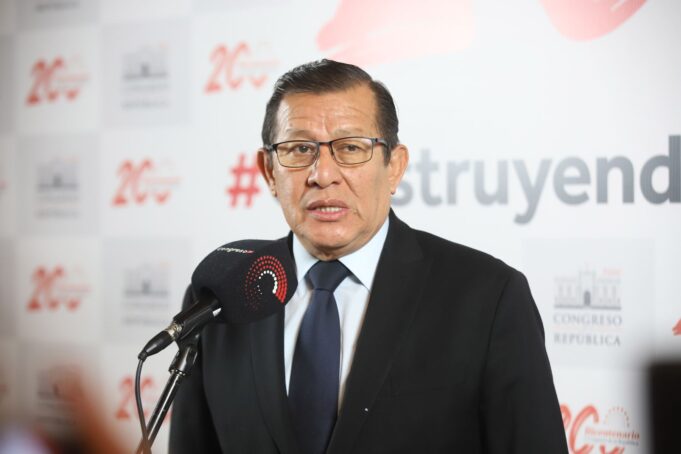 “El Perú va a crecer más este año y no es necesario retiro de AFP»