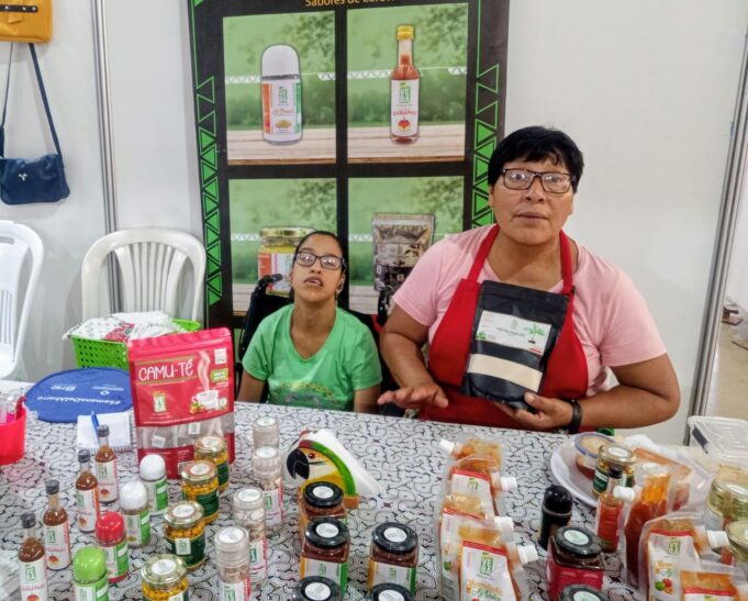 Jóvenes con habilidades diferentes, adultos mayores y de todas las edades son ejemplo de superación en Nuevo Mundo Manualidades