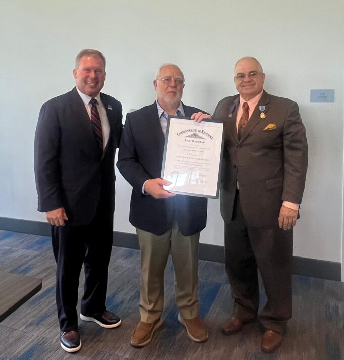 Orden de Coroneles de Kentucky en la Universidad de St. Thomas.