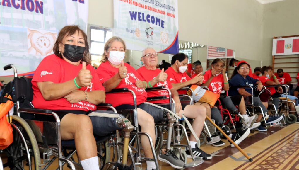 Pacientes del hospital Carrión dejan atrás las barreras y recuperan su movilidad gracias a alianza con ONG Internacional