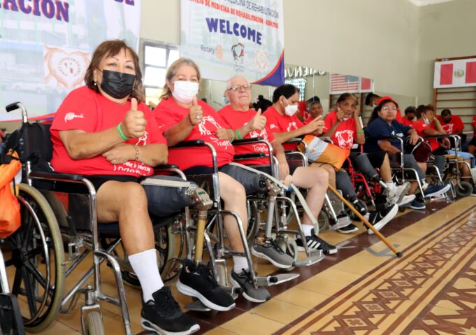 Pacientes del hospital Carrión dejan atrás las barreras y recuperan su movilidad gracias a alianza con ONG Internacional