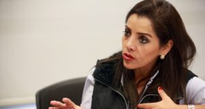 Jefa de Imagen Institucional del Congreso denuncia a su madre para reclamarle herencia: “La buscó y la hizo llorar”