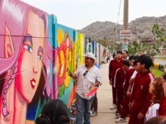 Artistas pintan murales en Villa María del Triunfo