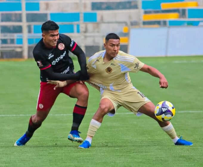UTC le arrebató un punto de visita a Cusco F.C. terminando 1-1