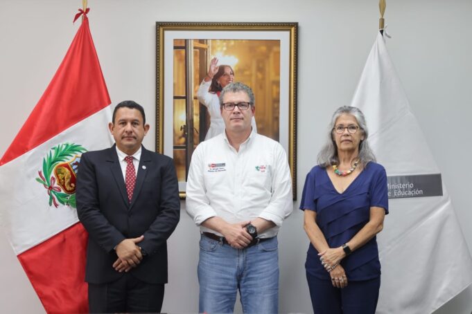 Ministro de Educación, Morgan Quero, asiste a toma de posesión de la nueva secretaria del convenio Andrés Bello en Panamá