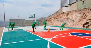 CONSTRUYEN LA LOSA DEPORTIVAS MÁS ALTA DE LIMA EN VILLA MARÍA DEL TRIUNFO