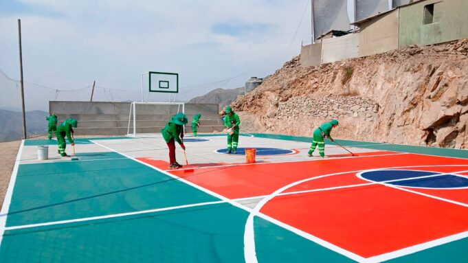 CONSTRUYEN LA LOSA DEPORTIVAS MÁS ALTA DE LIMA EN VILLA MARÍA DEL TRIUNFO