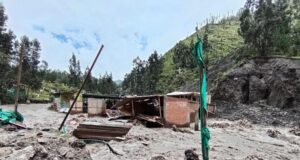 Gobierno declara estado de emergencia en 54 distritos por lluvias intensas