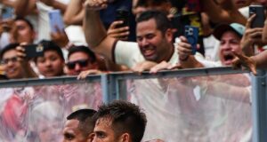 Universitario venció a Sport Boys 2-0 en el Nacional y quedó a dos puntos de líderes