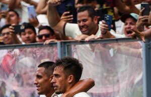 Universitario venció a Sport Boys 2-0 en el Nacional y quedó a dos puntos de líderes