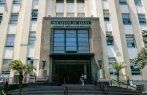 Suero fisiológico: Minsa denuncia a clínica Sanna y remueve a director de Digemid