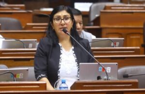 Congresista Katy Ugarte impulsa proyecto para la prohibición de uso de celulares en los colegios del país