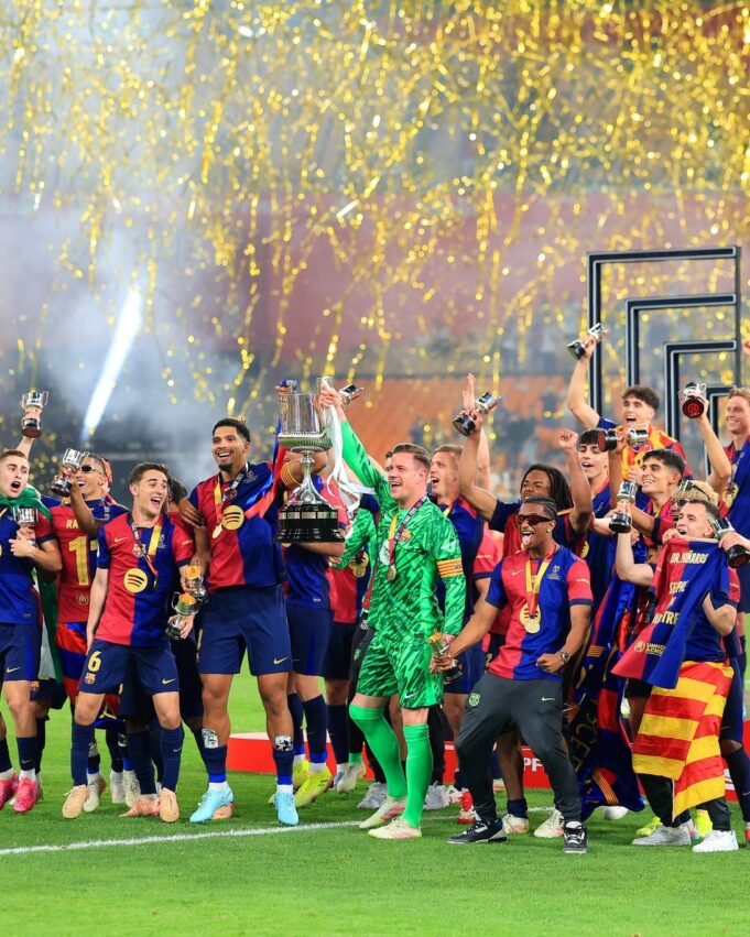 Barcelona se proclamó campeón de la Copa del Rey al vencer a Real Madrid 3-2 en tiempo suplementario