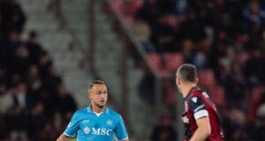 Nápoles no pudo con Bolonia quedando 1-1 y está a tres puntos del líder Inter de Milán