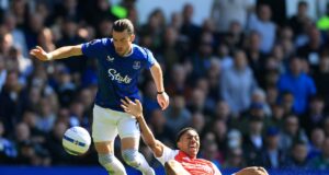 Arsenal empató con Everton 1-1 y se aleja de pelear el título de la Premier League