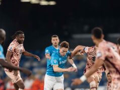 Nápoles derrotó a Torino 2-0 y quedó de líder solitario en el Calcio Italiano