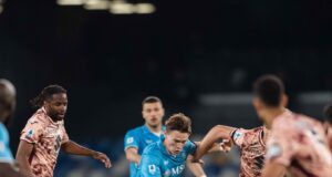 Nápoles derrotó a Torino 2-0 y quedó de líder solitario en el Calcio Italiano