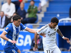Real Madrid le ganó al Alavés 1-0 y le pelea al líder Barcelona en la Liga de España