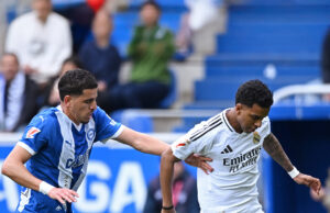Real Madrid le ganó al Alavés 1-0 y le pelea al líder Barcelona en la Liga de España