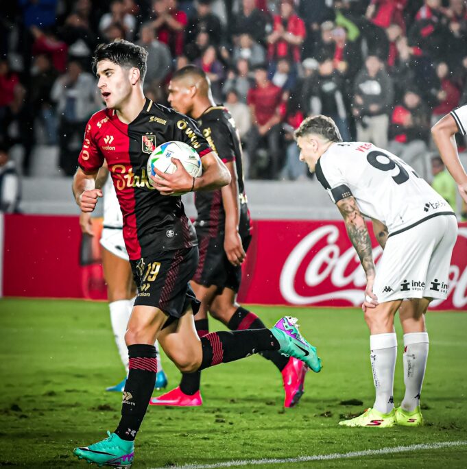 Melgar salvó empate en el final ante Vasco da Gama 3-3 en debut de la Copa Sudamericana