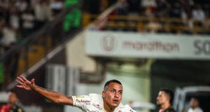 Universitario se juega ante Barcelona la última opción de seguir en Copa Libertadores