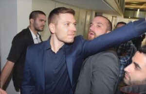 El insulto colonial: Hijo de Netanyahu ataca a Macron por defender los derechos palestinos