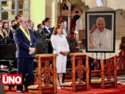 Dina Boluarte anuncia misa por el papa Francisco en Palacio tras negarle el Congreso viaje a Roma