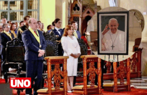 Dina Boluarte anuncia misa por el papa Francisco en Palacio tras negarle el Congreso viaje a Roma