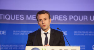 Dina Boluarte recibe respaldo de Emmanuel Macron: Francia apoya a Perú en la OCDE