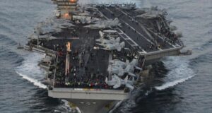 Yemeníes responden con ataques a portaviones estadounidense en el Mar Rojo