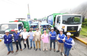 Municipio presenta moderna flota de vehículos para reforzar la limpieza pública en Miraflores