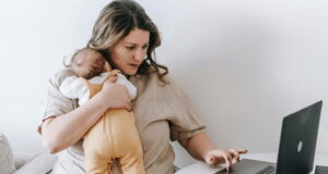 Se aprueba dictamen para extender los días de licencia de maternidad postnatal