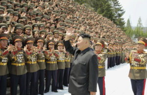 Corea del Norte fortalece su defensa soberana: Kim Jong-un supervisa ejercicios militares con nuevo rifle de francotirador