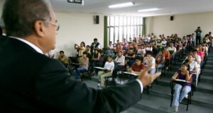 Comisión de Educación del Congreso aprueba democrático “ciclo cero” como única modalidad de ingreso a universidades, generando rechazo de los liberales