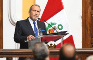 Canciller Elmer Schialer viaja a Washington para respaldar candidatura peruana ante la OEA