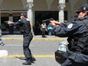 Policías podrán usar armas en casos de flagrancia: Congreso aprueba polémica ley