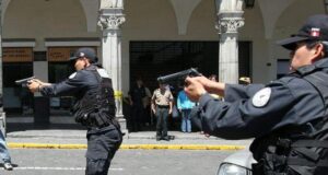 Policías podrán usar armas en casos de flagrancia: Congreso aprueba polémica ley