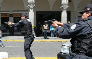 Policías podrán usar armas en casos de flagrancia: Congreso aprueba polémica ley