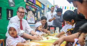 «Inglés fonético llega a 2 millones de niños esta año, gobierno destinó 316 millones de soles para fortalecer la educación básica especial