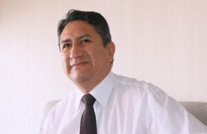 Vladimir Cerrón solicita reincorporación a la docencia universitaria tras anulación de sentencia